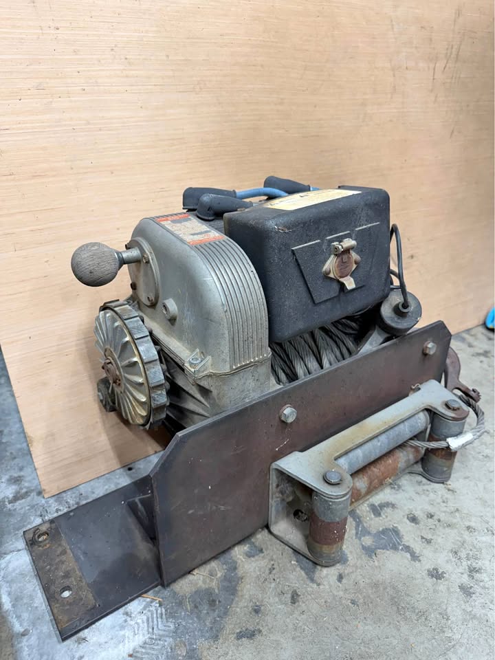 Stock WARN M8274 Winch – Original Paint & Patina in Rancho Cucamonga, CA (photo 1) — photo 1