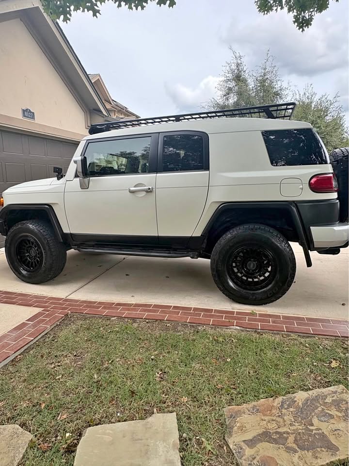 2012 Toyota FJ Cruiser · Sport Utility 2D in San Antonio, TX (photo 1)