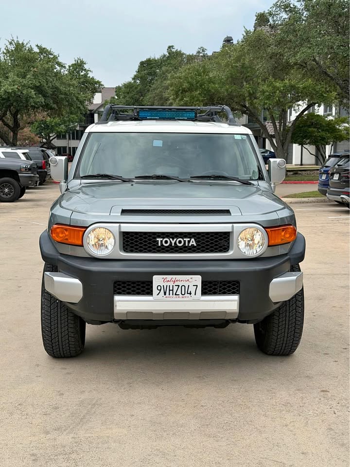 2012 Toyota FJ Cruiser · Sport Utility 2D in Austin, TX (photo 1) — photo 1
