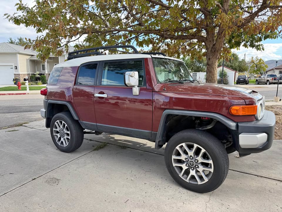 2008 Toyota FJ Cruiser · Base in Riverton, UT (photo 1)