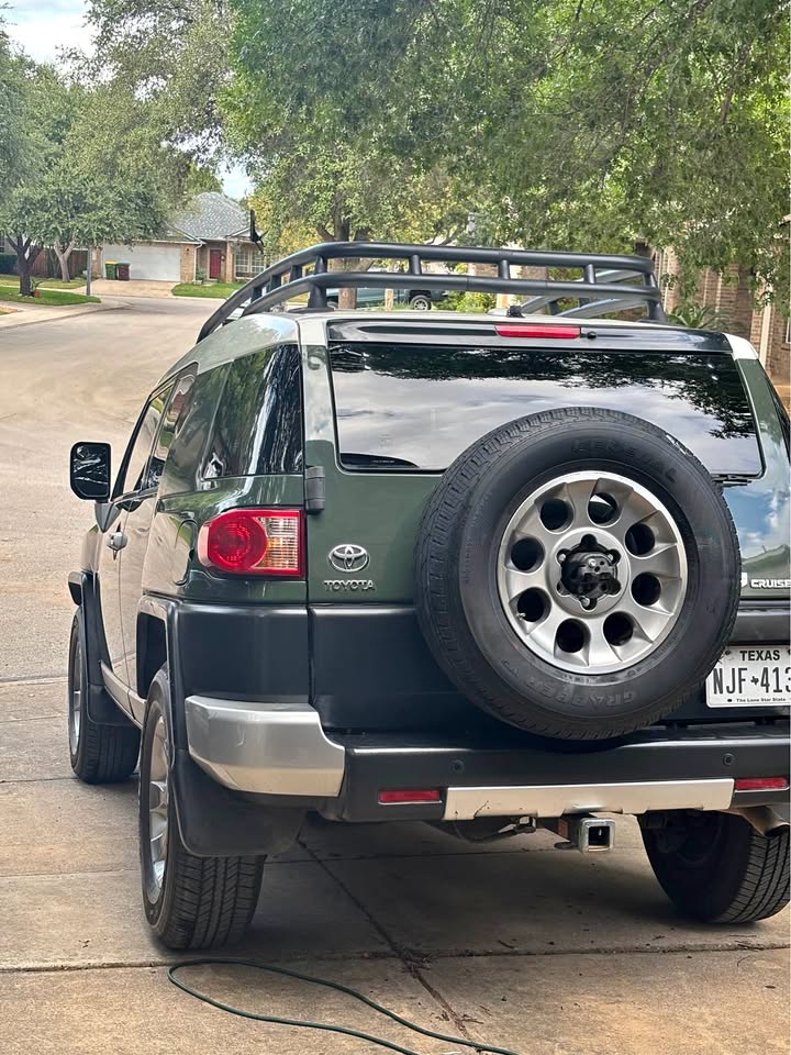 2011 Toyota FJ Cruiser · Sport Utility 2D in Helotes, TX (photo 1)