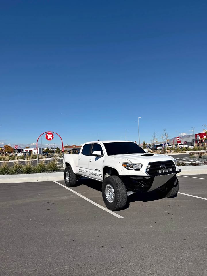 2020 Toyota Tacoma Double Cab · PreRunner Pickup 4D 6 ft in Vineyard, UT (photo 1) — photo 1