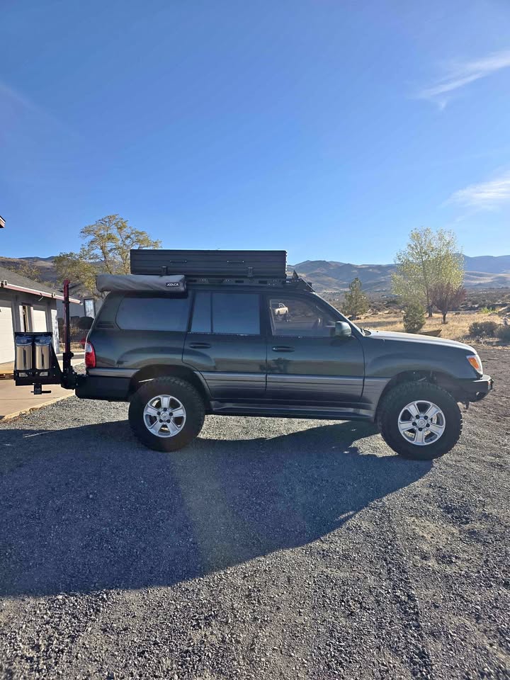 2000 Lexus LX 470 Overlander in Reno, NV (photo 1)