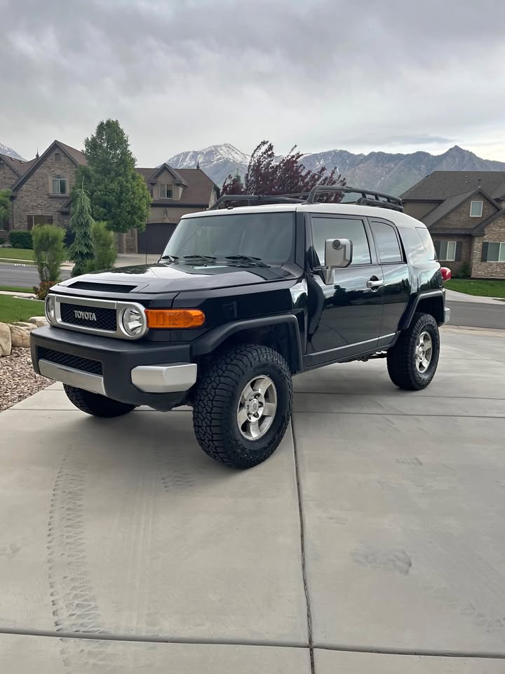 2008 Toyota FJ Cruiser in Logan, UT (photo 1) — photo 1