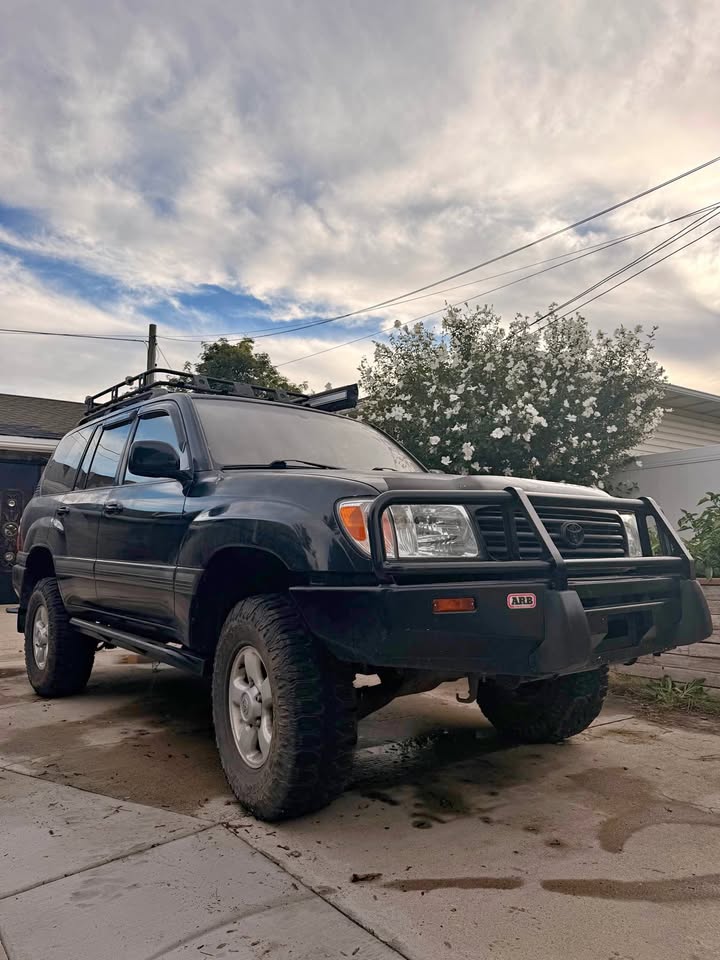 2000 Toyota Land cruiser in Salt Lake City, UT (photo 1) — photo 1