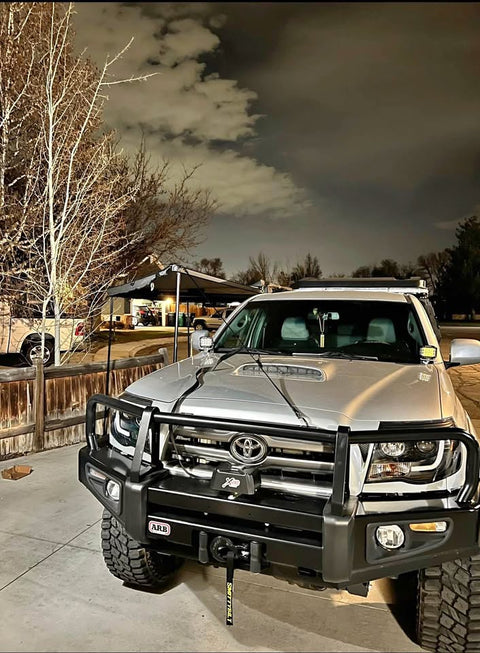 Smittybilt 180 degree Awning