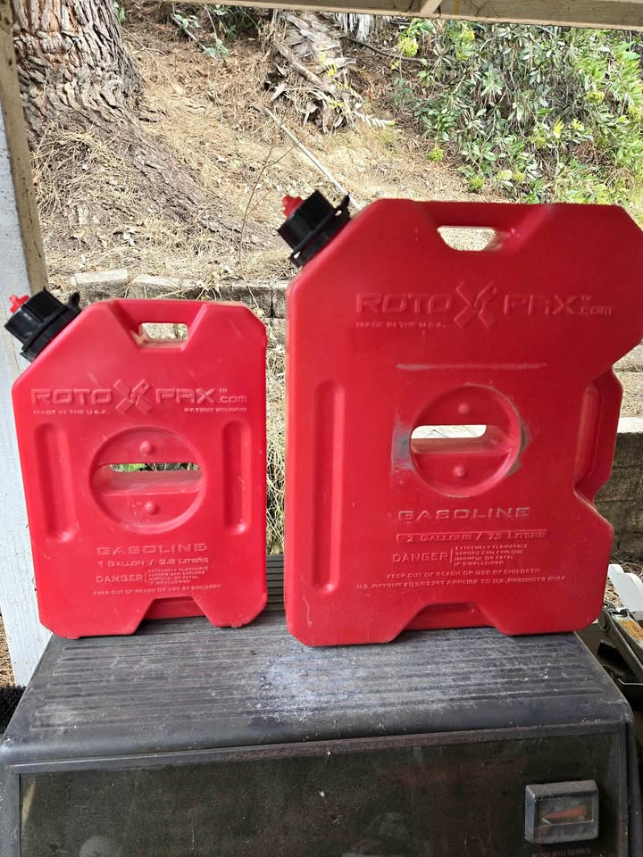 RotopaX Gas Cans Bundle - 1 Gallon & 2 Gallon Fuel Packs in Simi Valley, CA (photo 1) — photo 1
