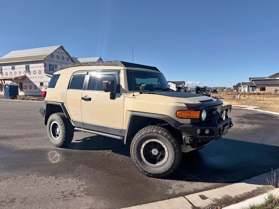 2010 Toyota FJ Cruiser · Trailteams in Bozeman, MT (photo 1)