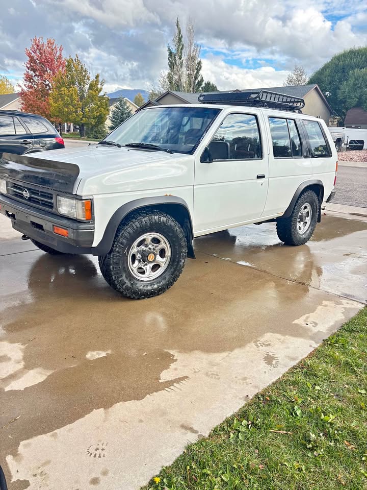 1992 Nissan Pathfinder SE 4x4 in Cedar City, UT (photo 1)