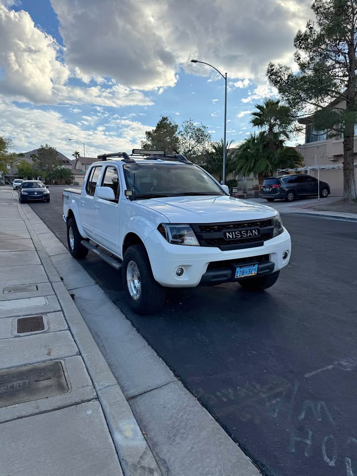 2011 Nissan Frontier Crew Cab · PRO-4X Pickup 4D 5 ft in Henderson, NV (photo 1)