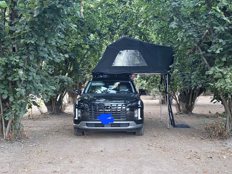 ​Amazing 4–5 Person Rooftop Tent in superb condition in Redmond, WA (photo 1) — photo 1