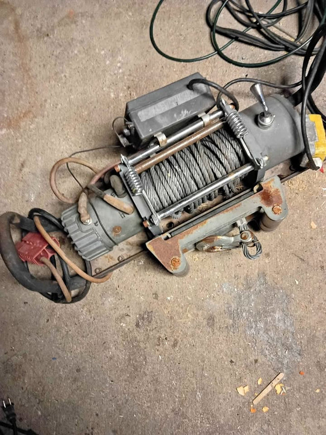 15,000 lbs warn winch in Riesel, TX (photo 1)
