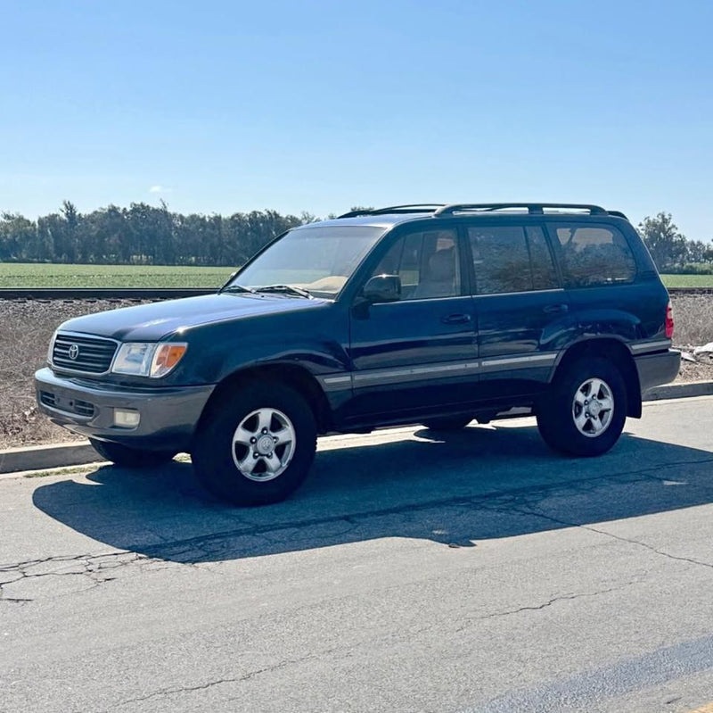 2000 Toyota Land Cruiser J100 in Ventura, CA (photo 1) — photo 1