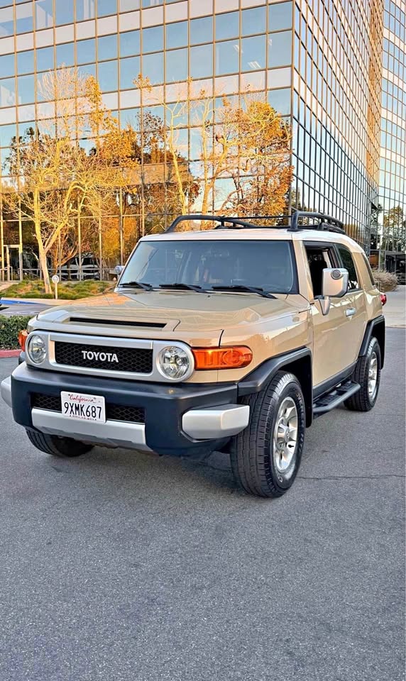 2012 Toyota FJ Cruiser · Sport Utility 2D in Costa Mesa, CA (photo 1) — photo 1