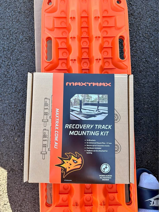 MAXTRAX Recovery boards & mounting kit in Montebello, CA (photo 1)