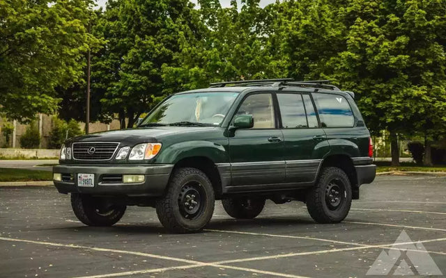 2000 Lexus LX 470 — photo 2