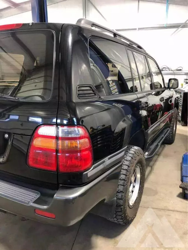 2000 Toyota Land Cruiser — photo 3