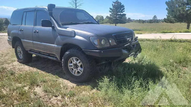 2001 Lexus LX 470 — photo 2