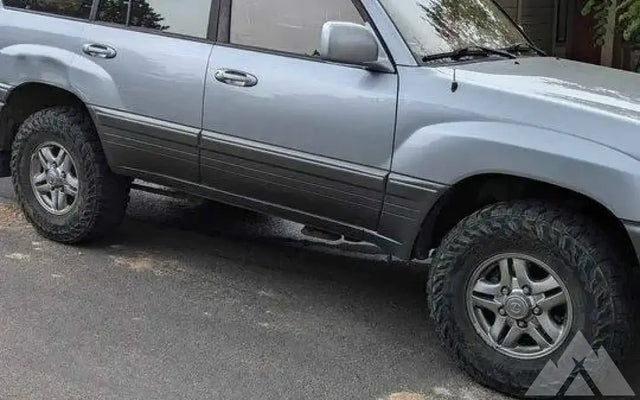 2001 Lexus LX 470 — photo 2