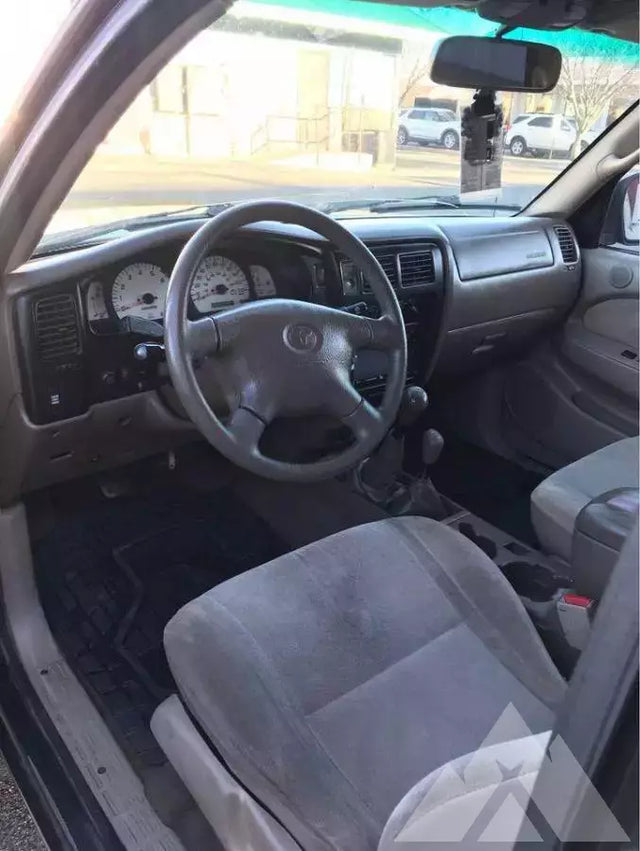 2001 Toyota Tacoma — photo 2