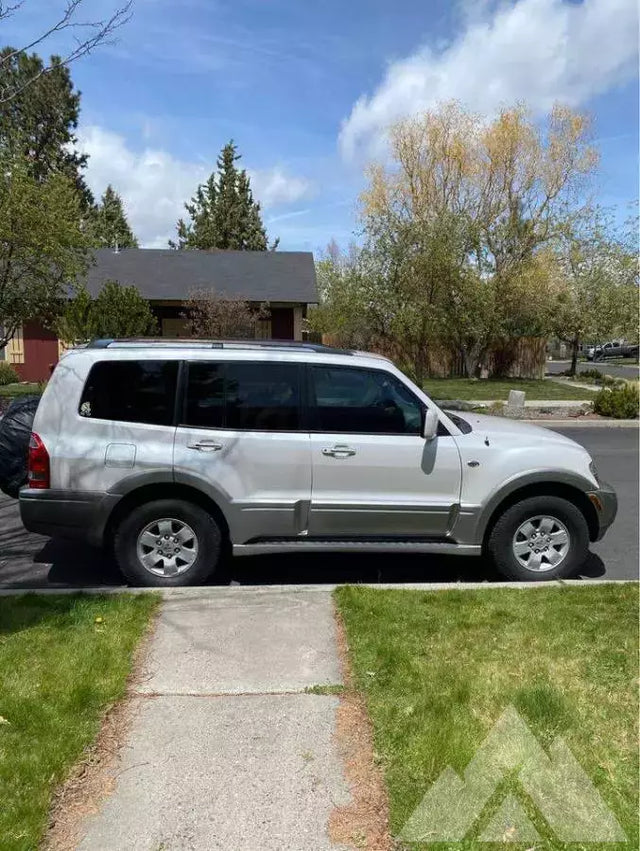 2003 Mitsubishi Montero Sport — photo 2