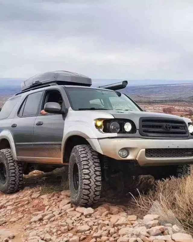 2003 Toyota Sequoia — photo 2