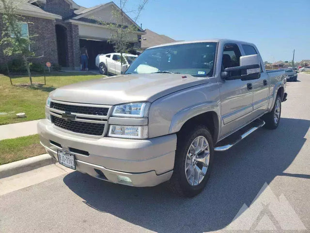 2004 Chevrolet Silverado 1500 Pickup — photo 2