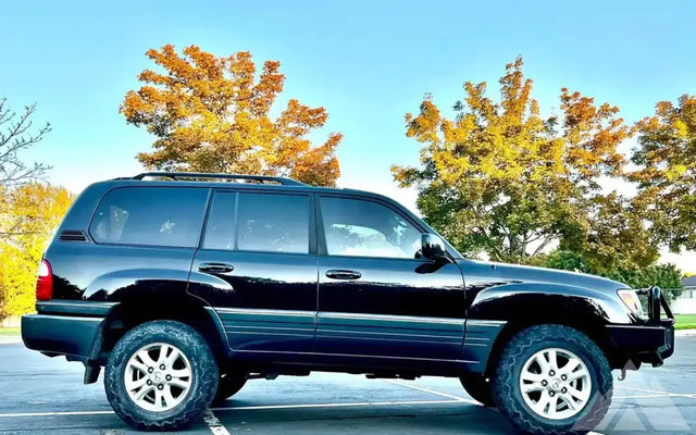 2004 Lexus LX 470 — photo 2