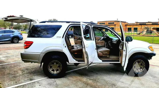2004 Toyota Sequoia — photo 3