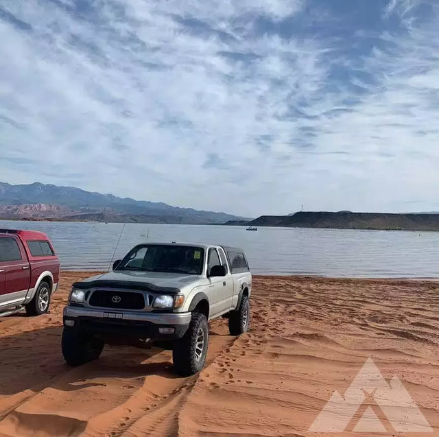 2004 Toyota Tacoma — photo 2