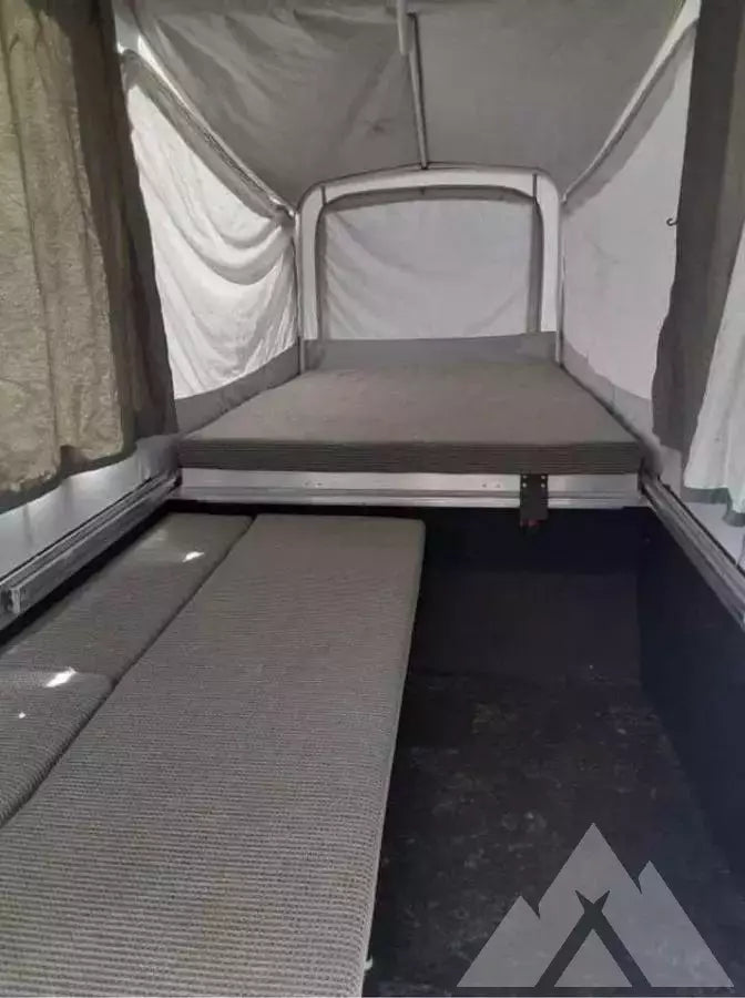 2006 Fleetwood Neon — used overland trailer for sale in Orem, UT (photo 4) — photo 4
