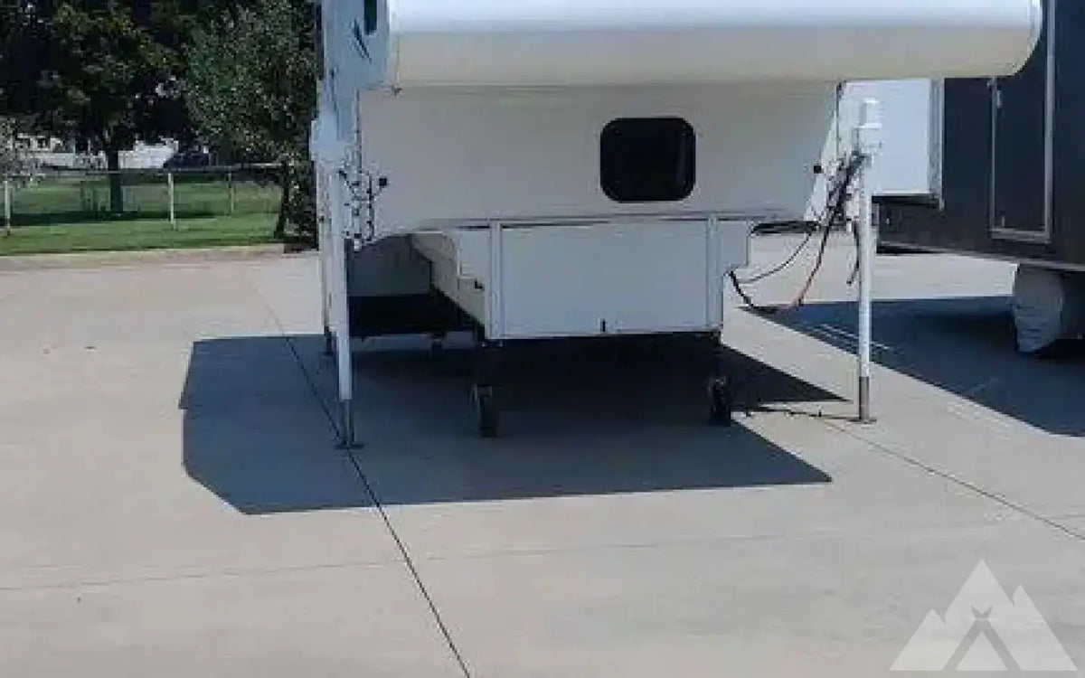 2007 Lance 1181 truck camper — used for sale in Salt Lake City, UT (photo 2) — photo 2