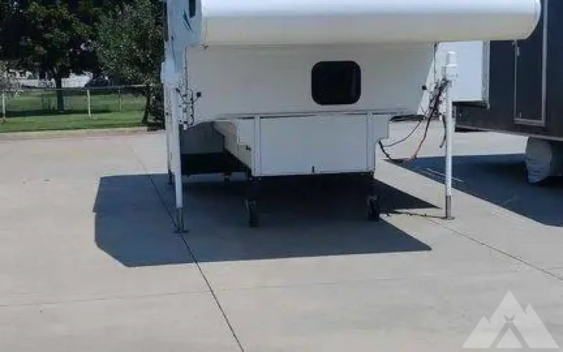 2007 Lance 1181 truck camper — used for sale in Salt Lake City, UT (photo 2) — photo 2