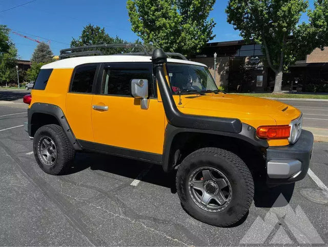 2008 Toyota FJ Cruiser — photo 2
