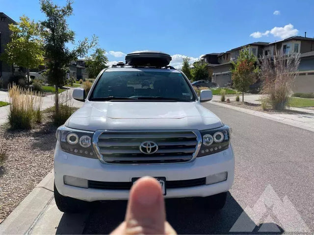 2010 Toyota Land Cruiser — photo 2