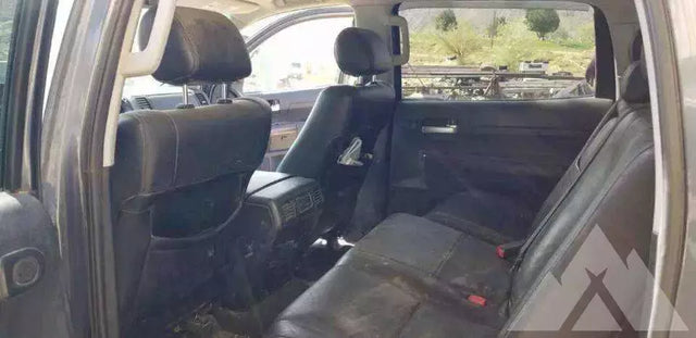 2010 Toyota Tundra — photo 2