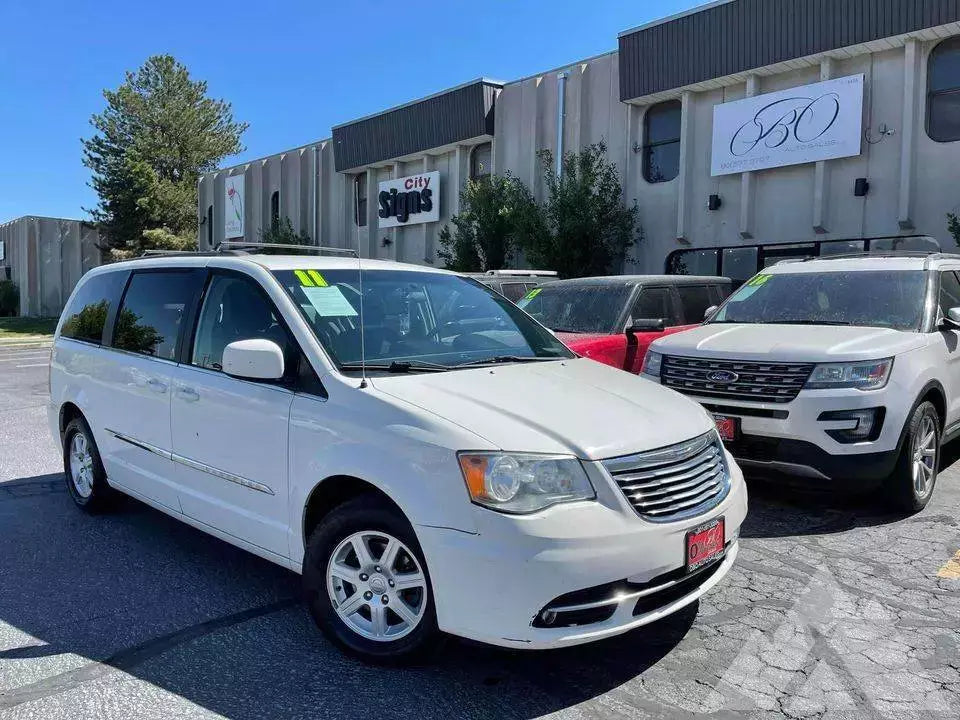 2011 Chrysler Town Country — used overland rig for sale in Midvale, UT