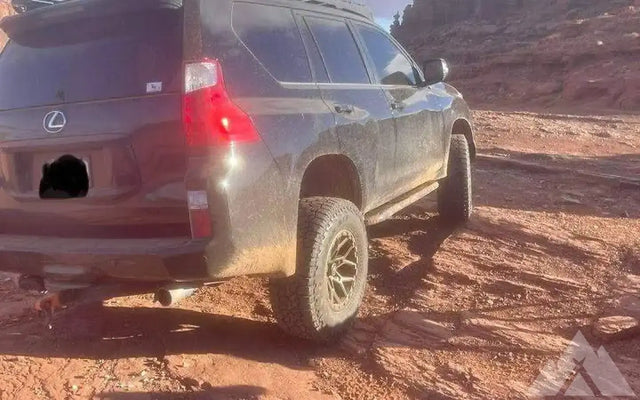 2011 Lexus GX 460 — photo 2