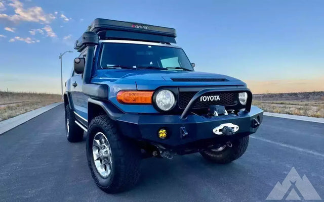 2011 Toyota FJ Cruiser — photo 2