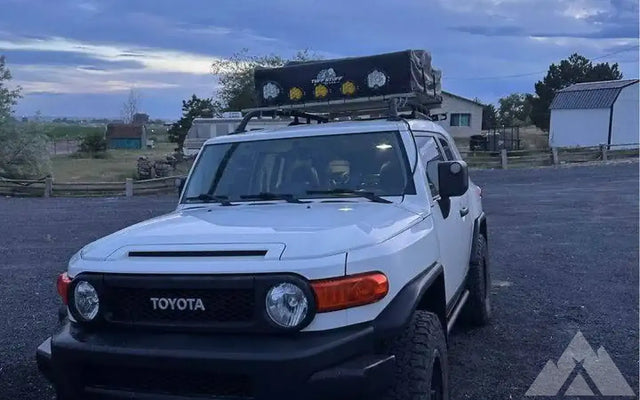 2011 Toyota FJ Cruiser — photo 3