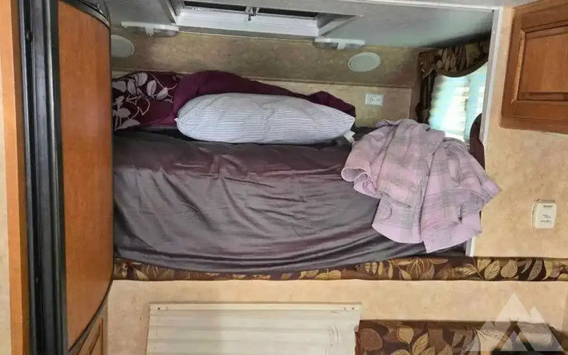 2012 palomino in bed truck camper — used for sale in Kemmerer, WY (photo 4) — photo 4