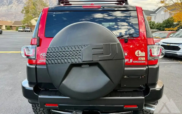 2012 Toyota FJ Cruiser — photo 3