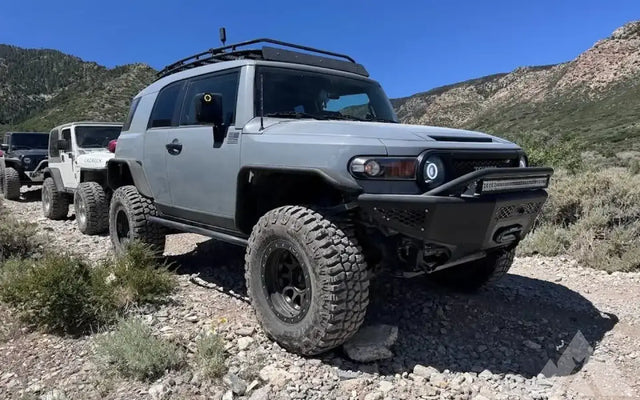2013 Toyota FJ Cruiser — photo 2