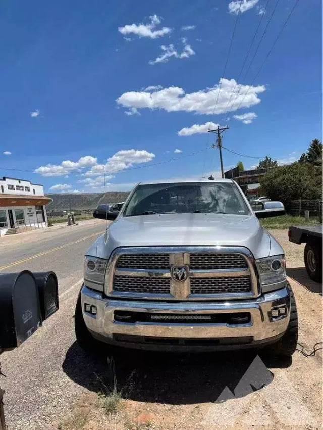 2014 Dodge Ram 3500 Pickup — photo 2