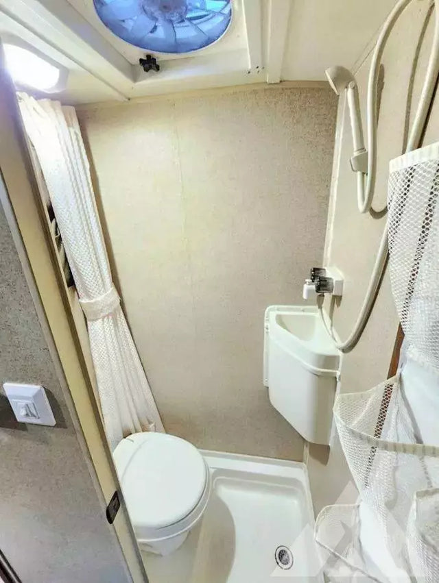 2014 R pod by Forest River 20ft with slide out! — photo 3