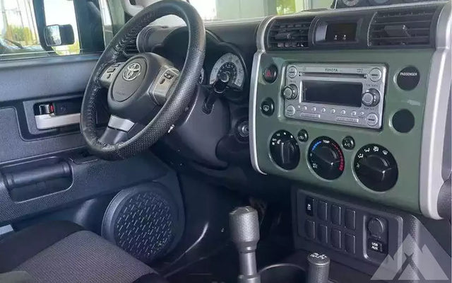 2014 Toyota FJ Cruiser — photo 3