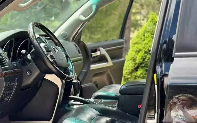 2015 Toyota Land Cruiser — photo 3