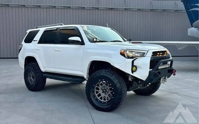 2016 Toyota 4Runner — photo 2