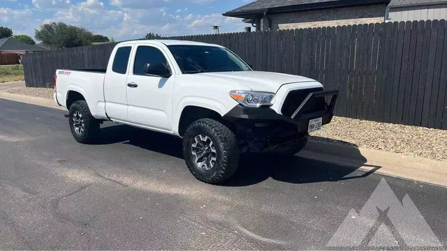 2016 Toyota Tacoma — photo 2