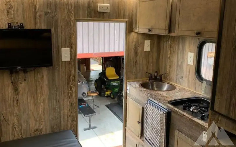 2017 Capri Camper Retreat FLATBED — used for sale in Jackson, WY (photo 3) — photo 3